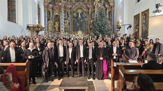 Adventsko-božićni koncert povodom 20. obljetnice Zbora mladih Varaždinske biskupije 